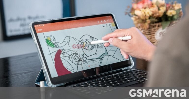 This is the Oukitel OT5 with 12″ 2K show and 11,000 mAh battery