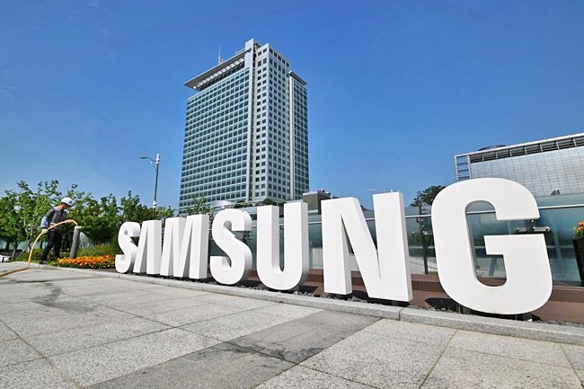 Samsung-SK rivalry heats up for future chips
