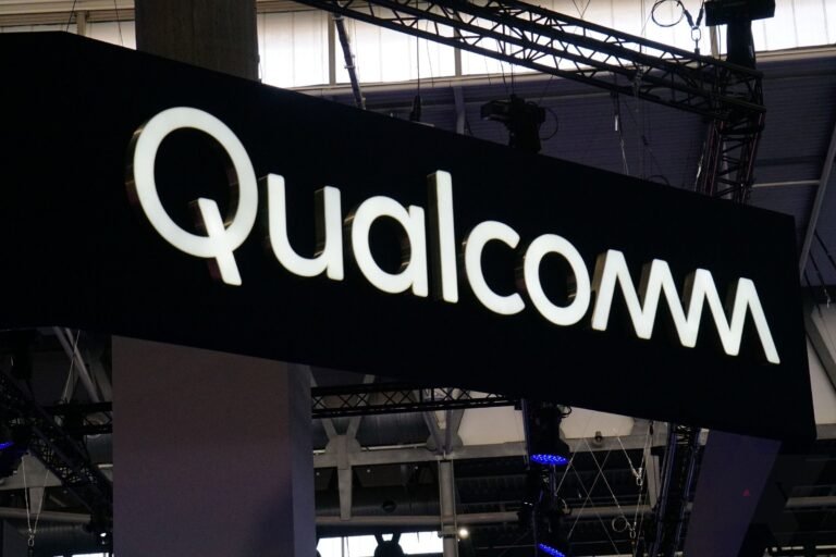 Qualcomm’s engaged on a brand new sort of chip for Put on OS smartwatches