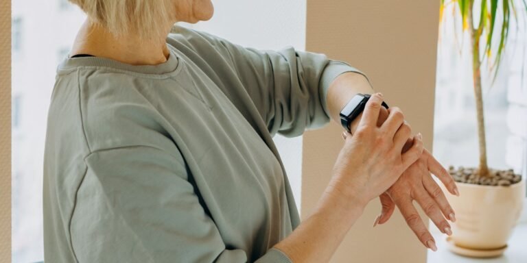 9 Methods Wearable Tech Can Be Helpful for Seniors