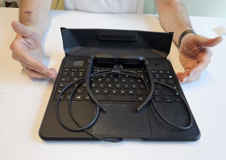 Meet Spacetop, a radical new laptop computer with no display
