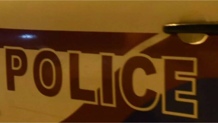 Costly Smartphone: Lady Elopes With Boyfriend After Getting Smartphone From Hubby | Patna Information