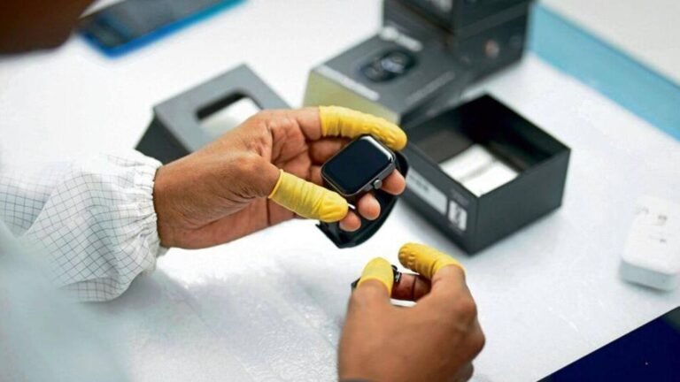 Smartwatch gross sales rise in Q2