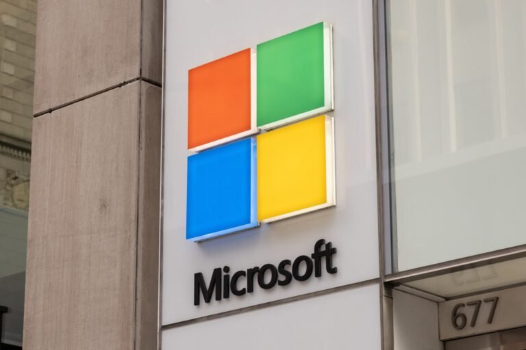 Microsoft Unveils Its First Customized-Designed AI, Cloud Chips | Knowledge Heart Data