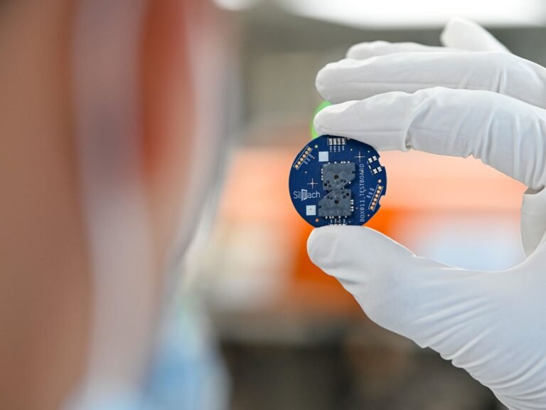 New Watch Motor Seeks to Outsmart the Smartwatch