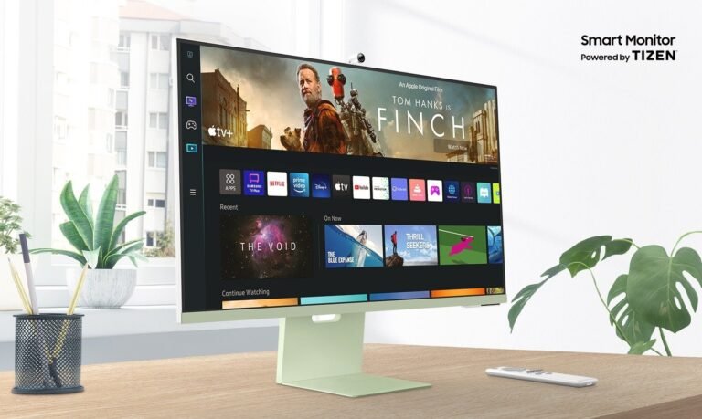 32-inch 4K that works with out your PC